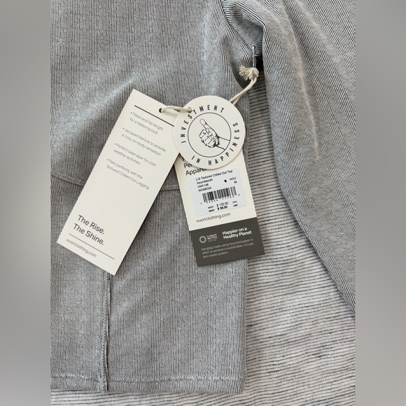 Vuori. Chilled out top. Houndstooth Gray Long Sleeve Women's Top - Picture 2 of 8